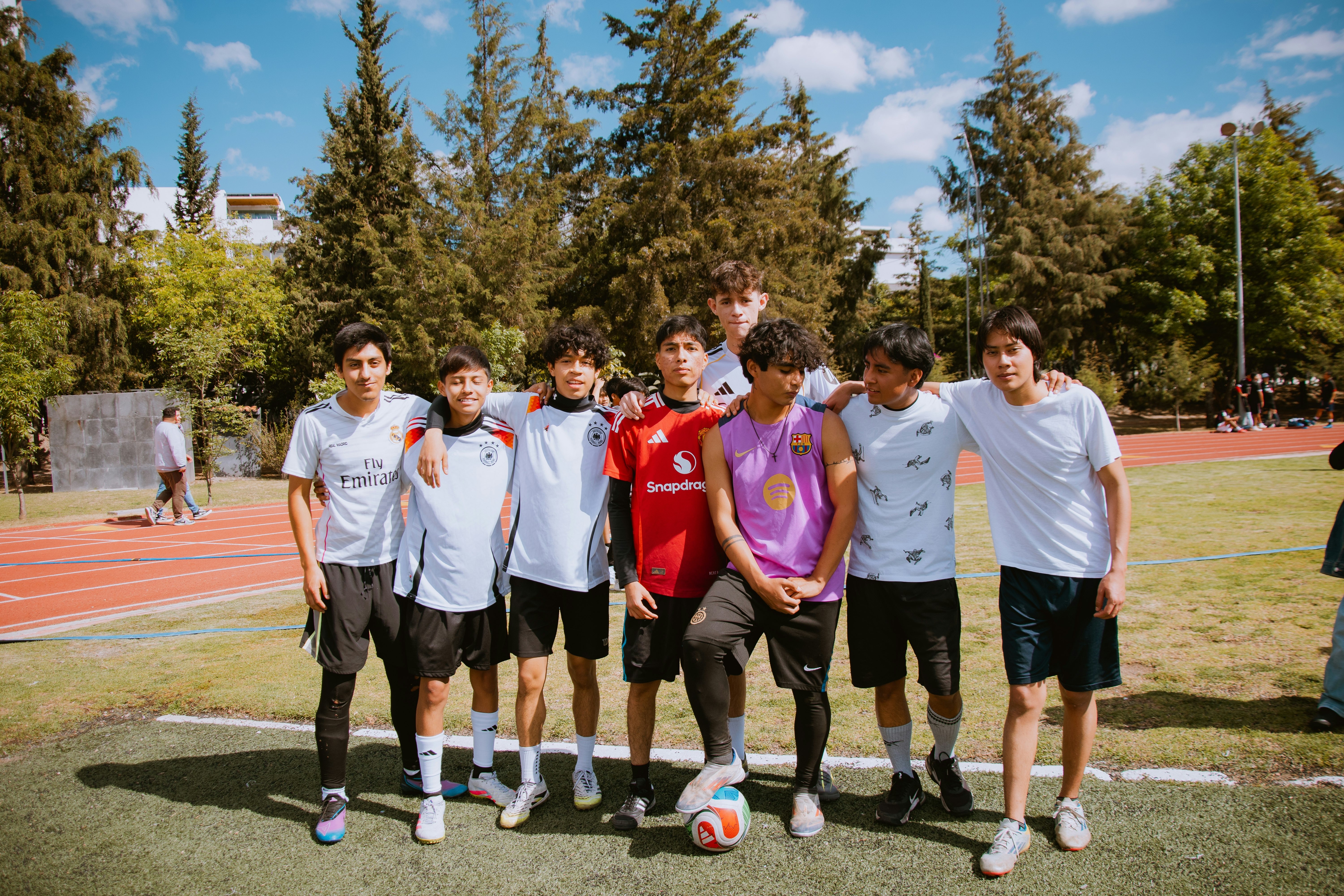 神经科学：解析“胜利回忆重写”对再次下注的推动。（神经科学解读：“胜利记忆重构”如何推动再次下注）