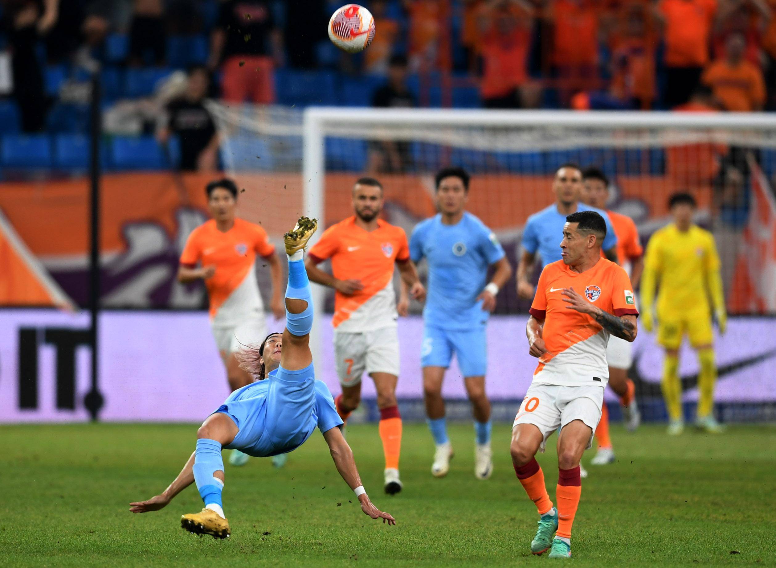 而且在比赛 而且在比赛